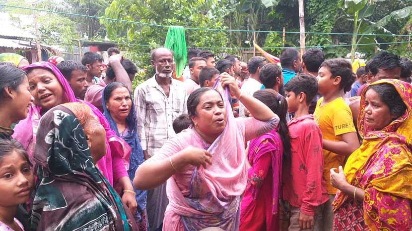 চোখে মোবাইলের টর্চের আলো পড়ায় মারধরে মৃত্যু