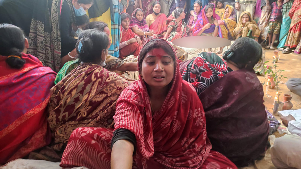 বাবার অন্ত্যেষ্টিক্রিয়ায় গিয়ে গাড়িচাপায় ৪ ভাইয়ের মৃত্যু