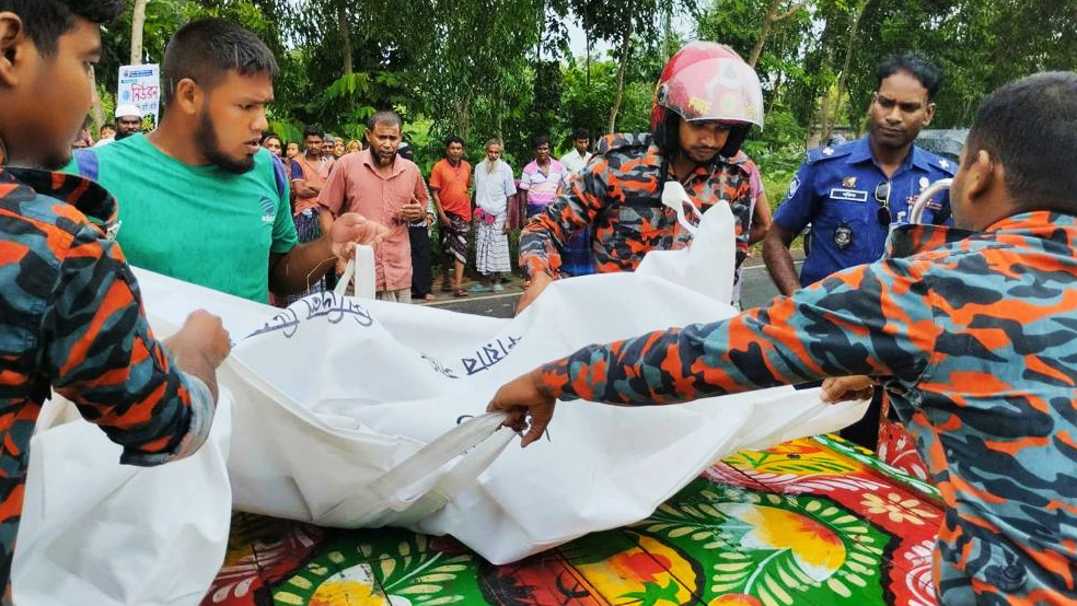 রাজশাহীতে সড়ক দুর্ঘটনায় ৩ জন নিহত