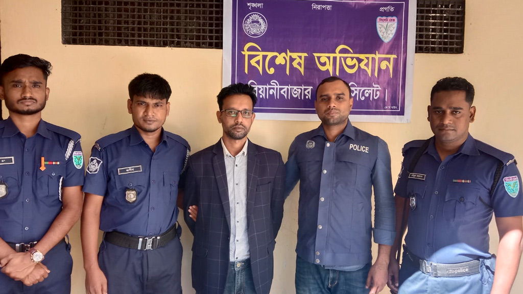 বিমানবন্দর থেকে হত্যা মামলার প্রধান আসামি গ্রেপ্তার
