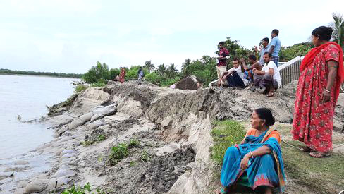 ভয়াবহ নদীভাঙনের কবলে উত্তর কামিনিবাসিয়া, বিলীনের পথে সড়ক