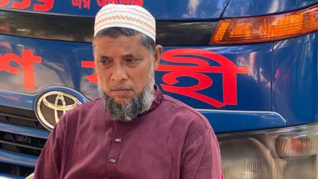 চকরিয়া দুর্ঘটনা: পরিবারের সবাইকে হারিয়ে বাকরুদ্ধ তিনি