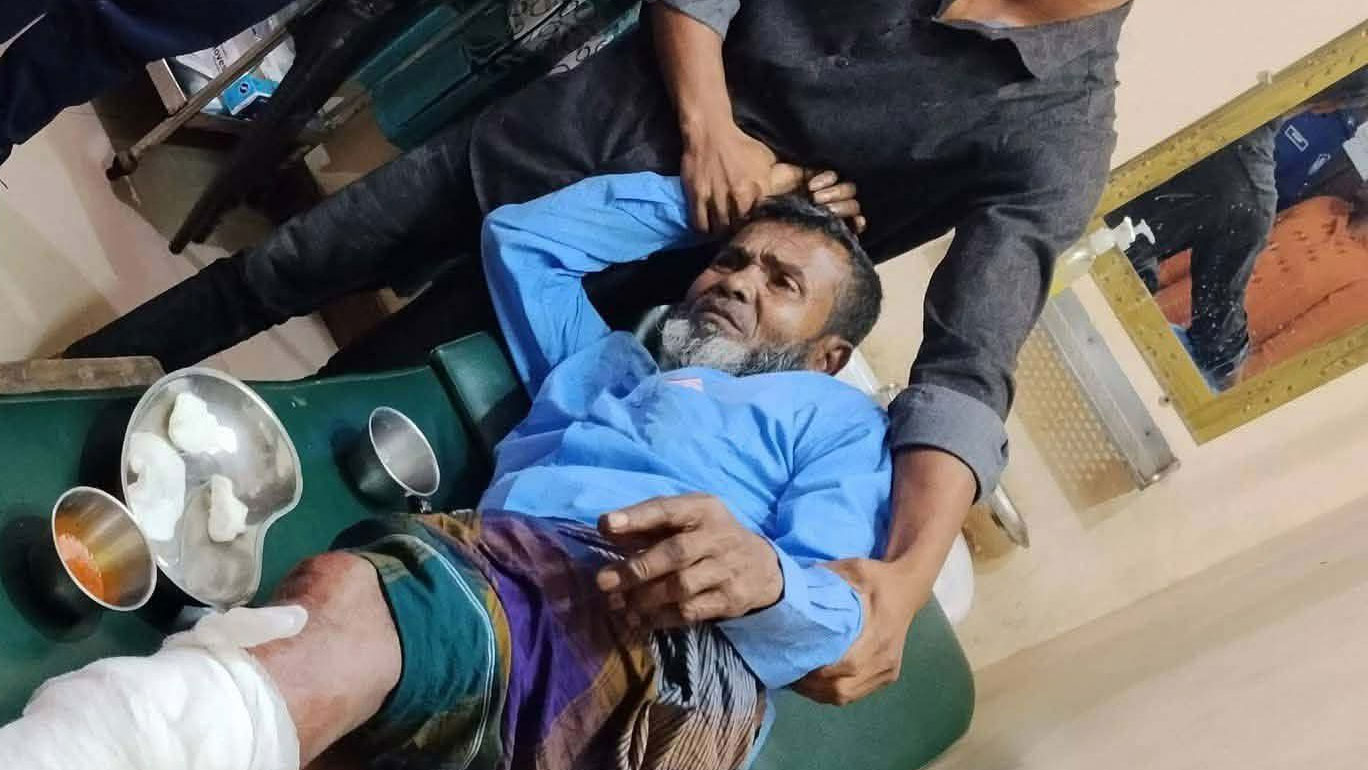 লক্ষ্মীপুরে দুই সন্ত্রাসী গ্রুপের মধ্যে গোলাগুলি, দুই পথচারী গুলিবিদ্ধ