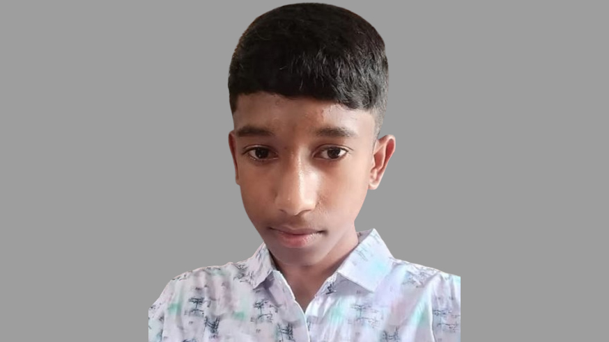 আম পাড়তে গিয়ে বিদ্যুতায়িত হয়ে কিশোরের মৃত্যু