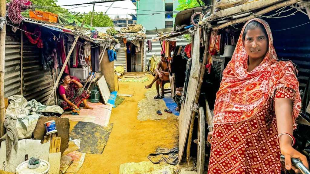 ভারতে ‘বাংলাদেশি’ খুঁজতে বস্তিতে অভিযান, বিপাকে অট্টালিকার বাসিন্দারা
