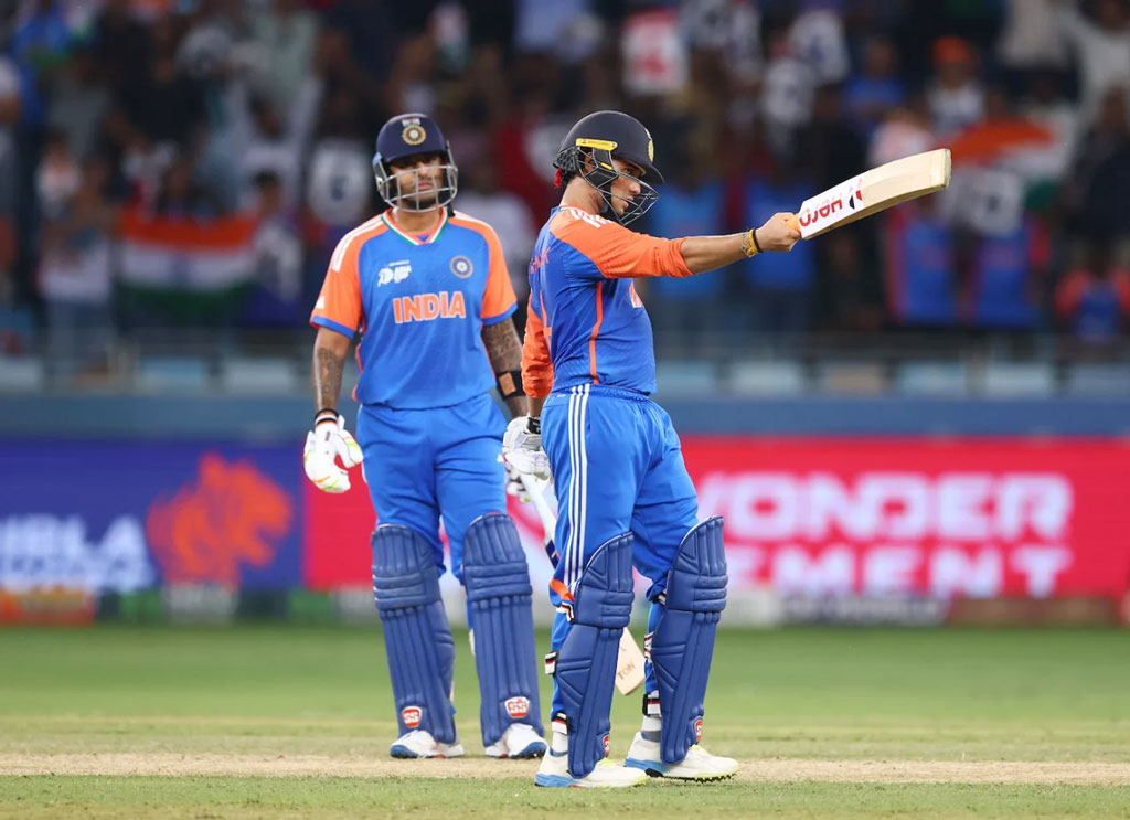অভিষেকের ফিফটিতে ভারতের ২০২