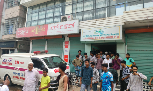 ভুল চিকিৎসায় শিশু মৃত্যুর অভিযোগ, হাসপাতালের সামনে লাশ নিয়ে বিক্ষোভ
