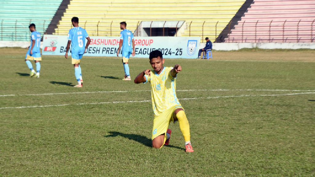 এক দিনের ব্যবধানে পাঁচ থেকে দুইয়ে আবাহনী