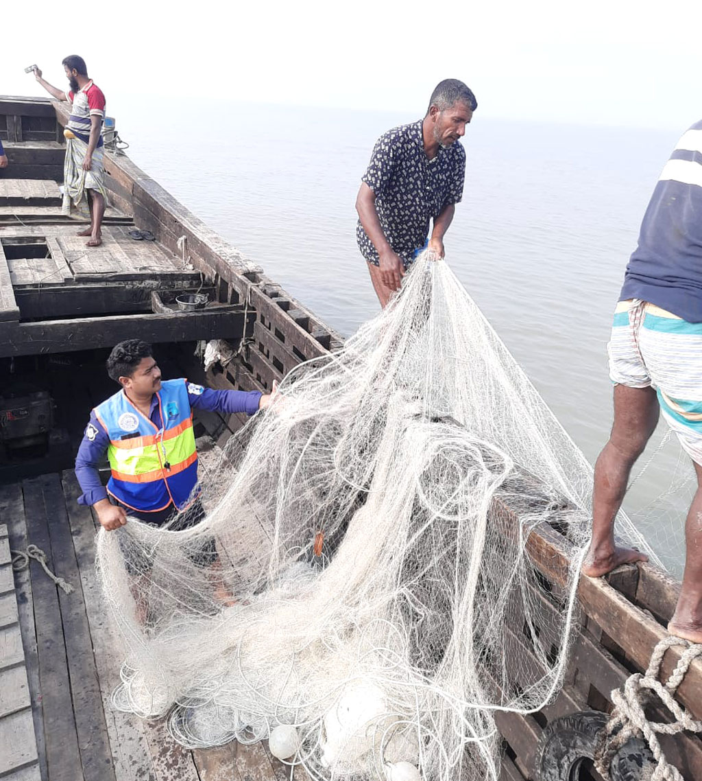 নৌ পুলিশের ৫ দিনের অভিযানে জেলেসহ গ্রেপ্তার ২২৩