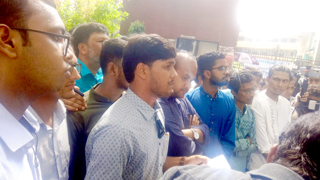 যারা মুক্তিযুদ্ধের আইডিওলজি ধারণ করে না, তাদের ডাকসু নির্বাচনে এনে পক্ষপাতিত্ব করেছে প্রশাসন: ছাত্রদলের ভিপি প্রার্থী আবিদুল