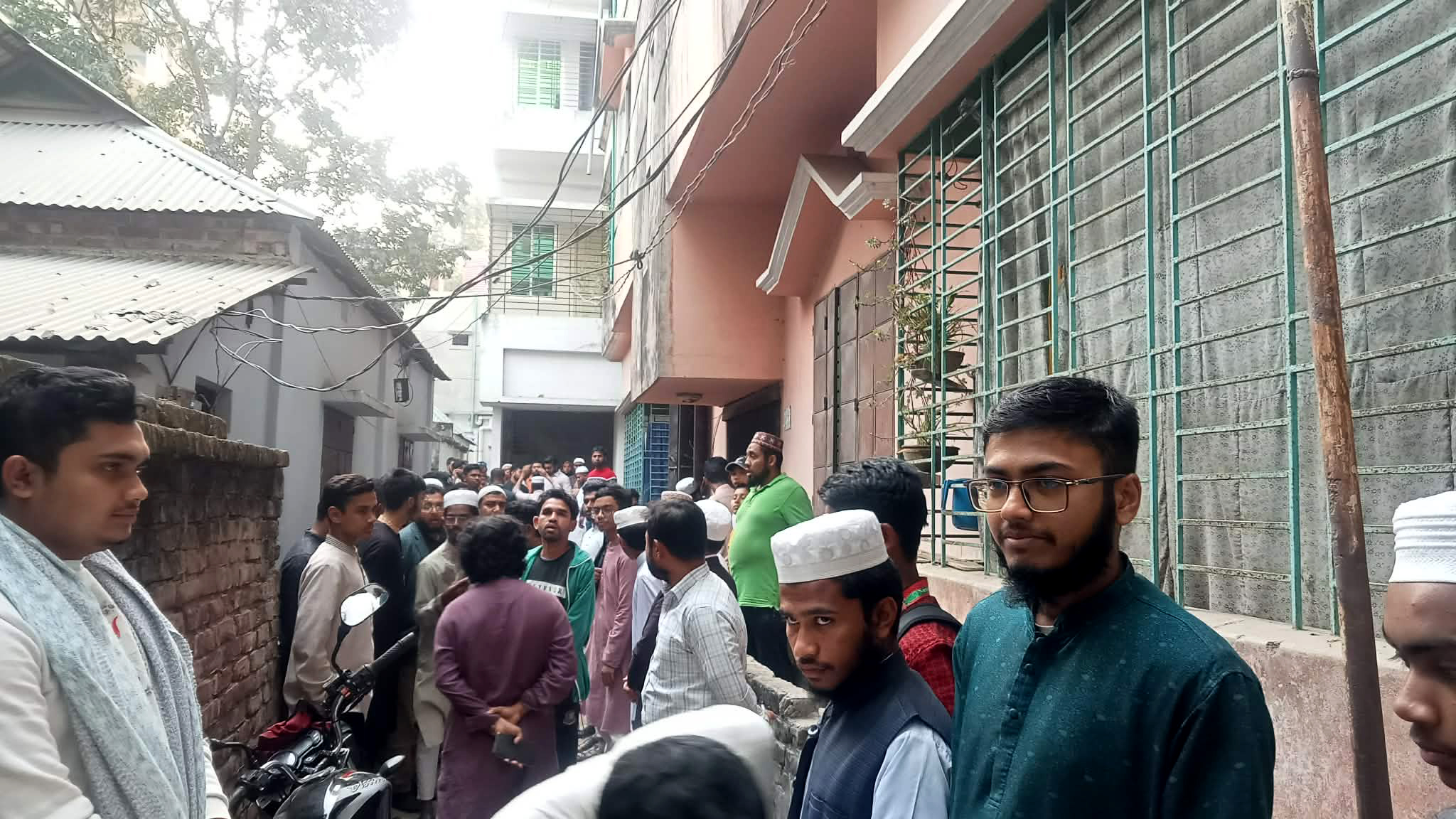 মৌলভীবাজারের মতো নরসিংদীতেও অবরুদ্ধ জামায়াত প্রার্থী, প্রত্যাহার করেননি মনোনয়নপত্র