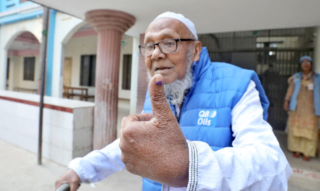 ভোট দিলেন ৯৭ বছর বয়সী আবু বক্কর সিদ্দিক
