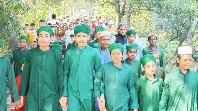 কালীগঞ্জে ঈদ-এ মিলাদুন্নবী উপলক্ষে বর্ণাঢ্য জশনে জুলুস