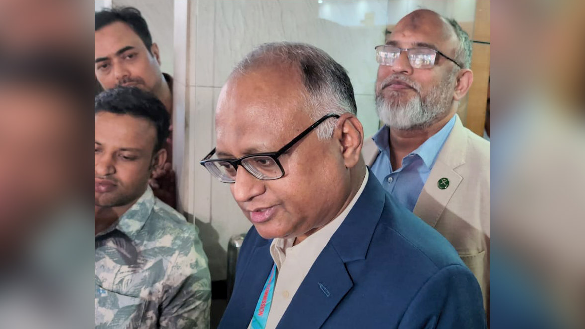 দুদকের চেয়ারম্যান ও কমিশনারদের একযোগে পদত্যাগ