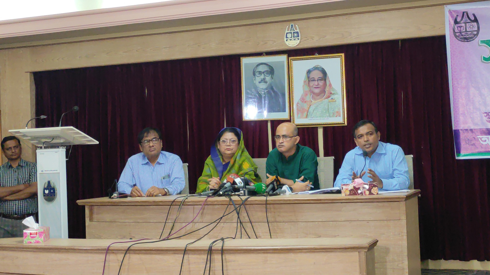 চবির আরও ৪ শিক্ষার্থী বহিষ্কার, এক শিক্ষককে সতর্ক