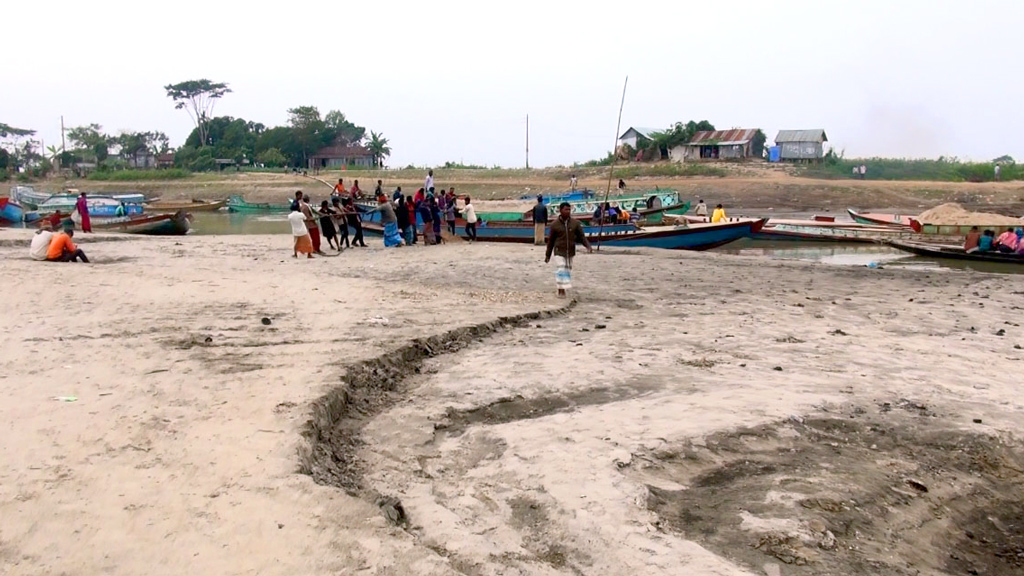 নৌজটের মূলে নাব্যতা-সংকট