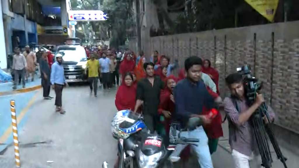 আদ্-দ্বীন হাসপাতালে সংবাদ সংগ্রহে বাধা, সাংবাদিকদের ওপর নিরাপত্তাকর্মীদের হামলার অভিযোগ