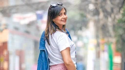 কার্তিকের হাওয়ায় হালকা শীতের পোশাক 