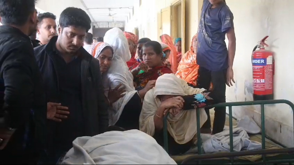 পাবনায় যুবককে কুপিয়ে হত্যা, নেপথ্যে ‘ওয়াজ মাহফিল নিয়ে বিরোধ’