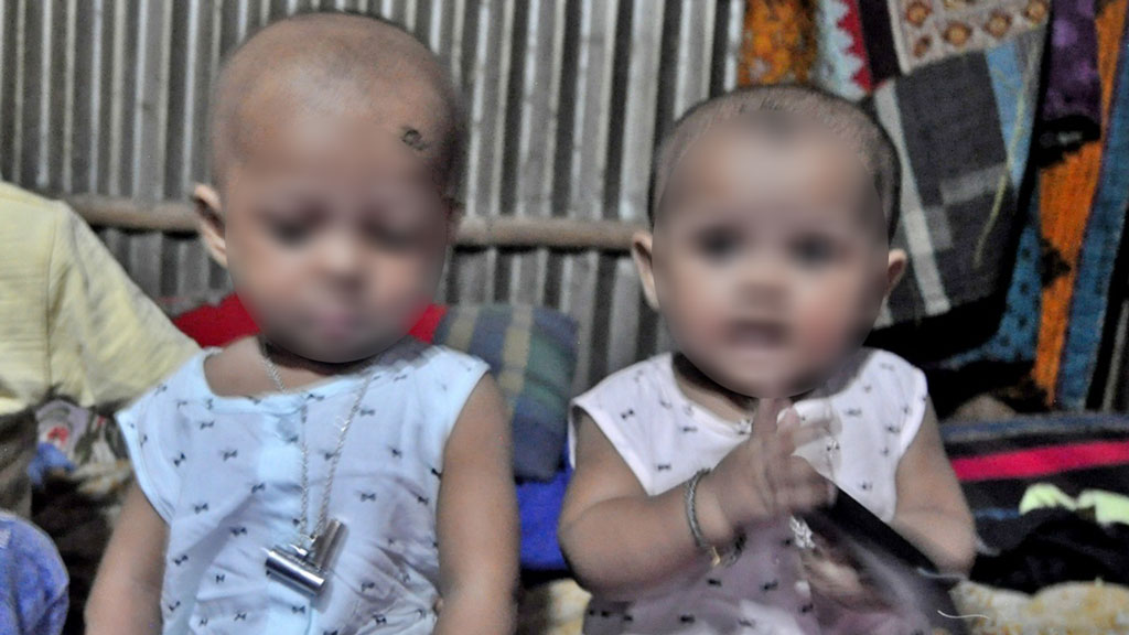 মায়ের প্রাণের বিনিময়ে বেঁচে ফেরা দুই যমজ শিশুর কান্না থামছে না
