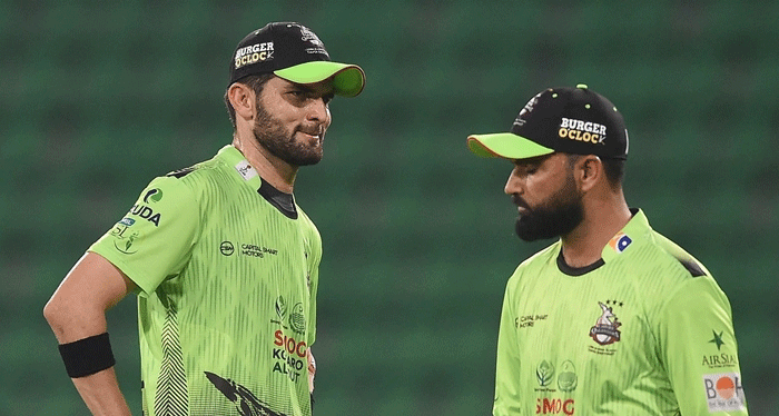 পিএসএলে বল টেম্পারিং বিতর্ক, শাস্তির মুখে মোস্তাফিজের সতীর্থ