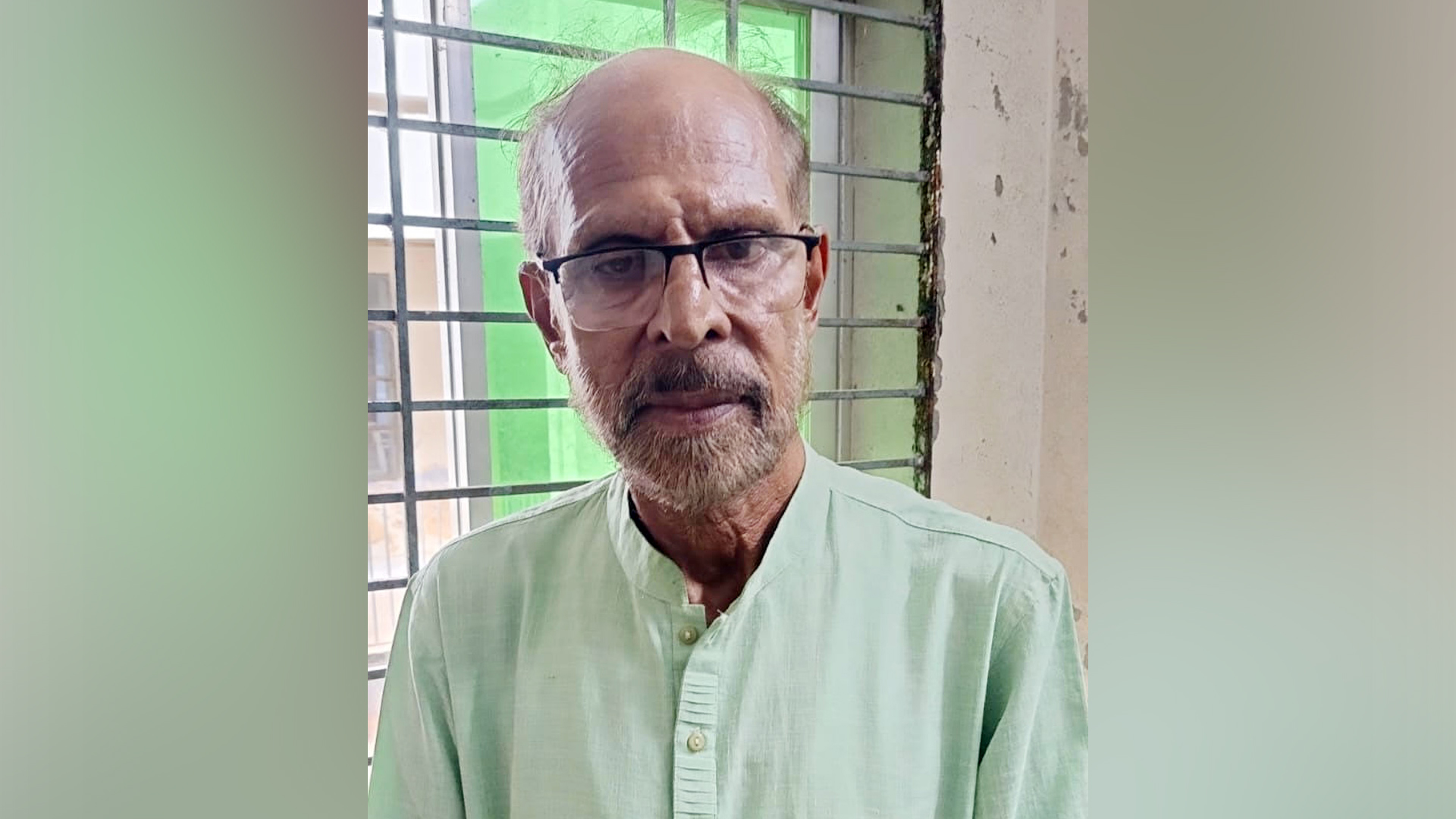 সন্ত্রাসবিরোধী মামলায় আগৈলঝাড়ায় সাবেক উপজেলা চেয়ারম্যান গ্রেপ্তার