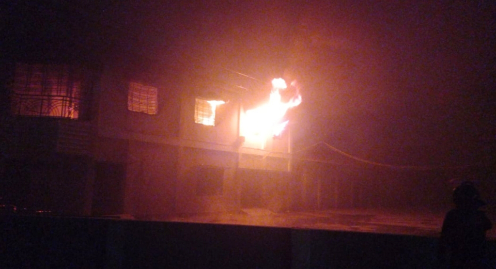 সাবেক নৌ প্রতিমন্ত্রী খালিদের বাড়িতে আগুন