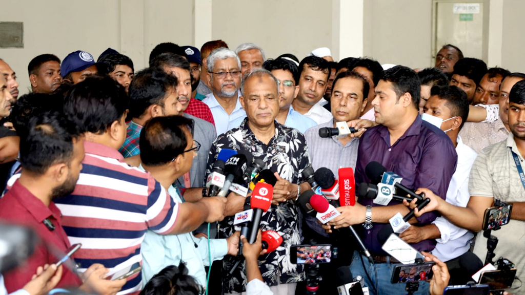 কৃষকের ক্ষতি কমাতে সরকারিভাবে আলু কেনা হবে: কৃষি উপদেষ্টা