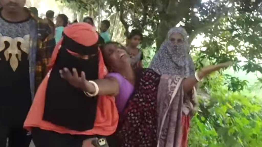 ভুট্টাখেতে অটোরিকশাচালকের গলাকাটা লাশ