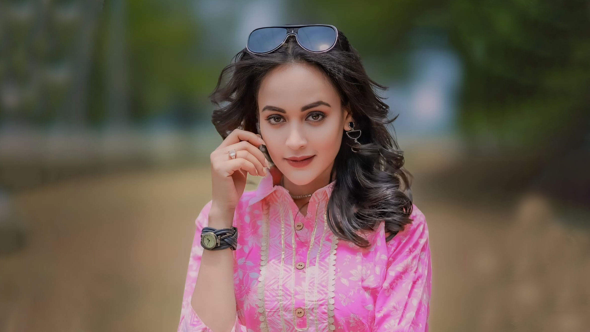 ফেসবুক পোস্টের গল্প থেকে নাটক, কেন্দ্রীয় চরিত্রে অহনা