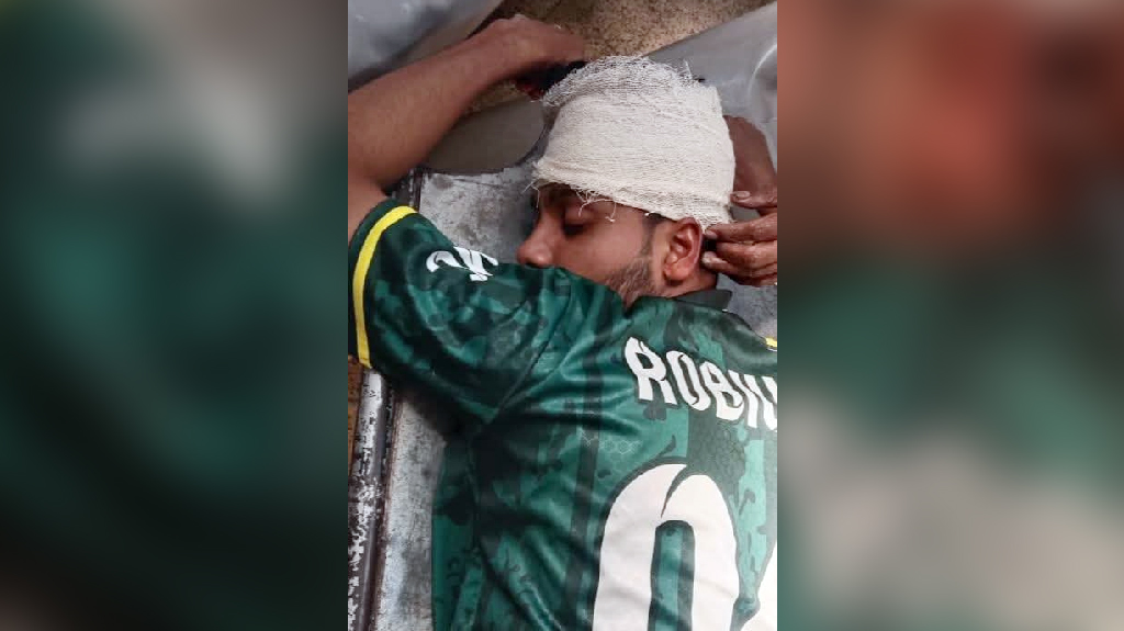 যশোর এমএম কলেজের হলে ঢুকে ছাত্রকে কুপিয়ে জখম