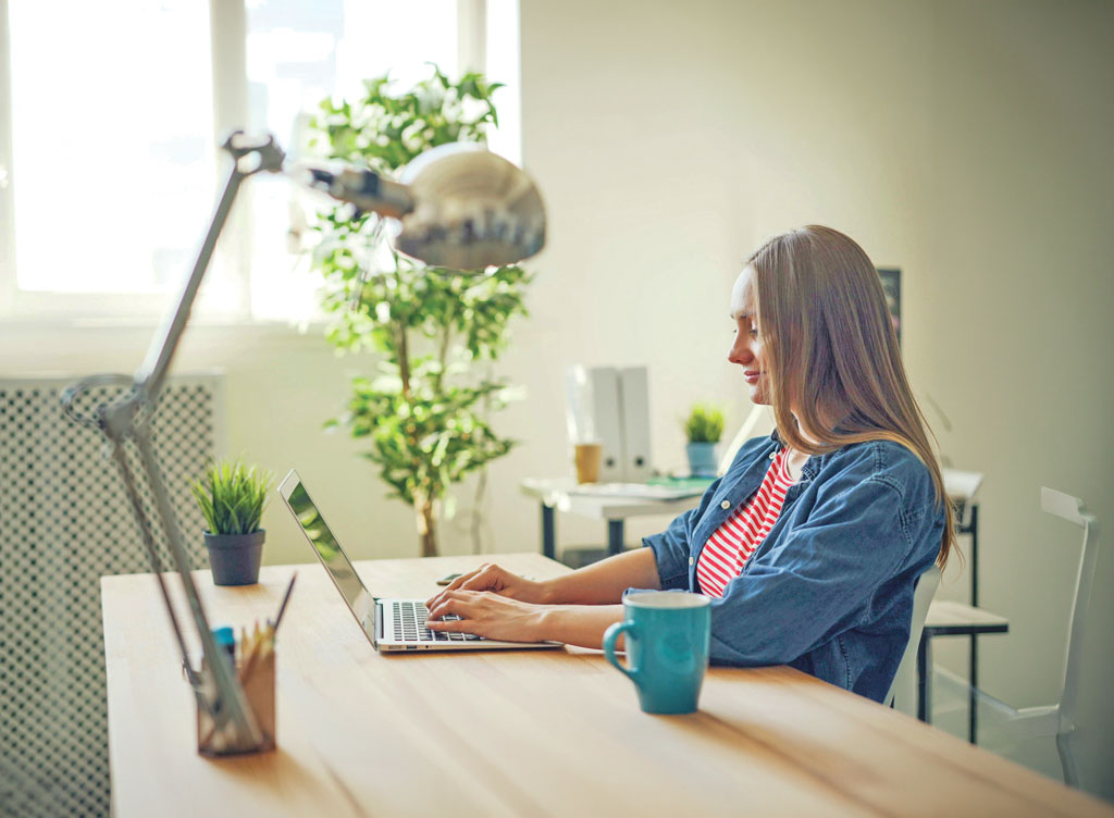 এআই যখন কিশোর-কিশোরীদের নতুন 
‘অদৃশ্য’ বন্ধু