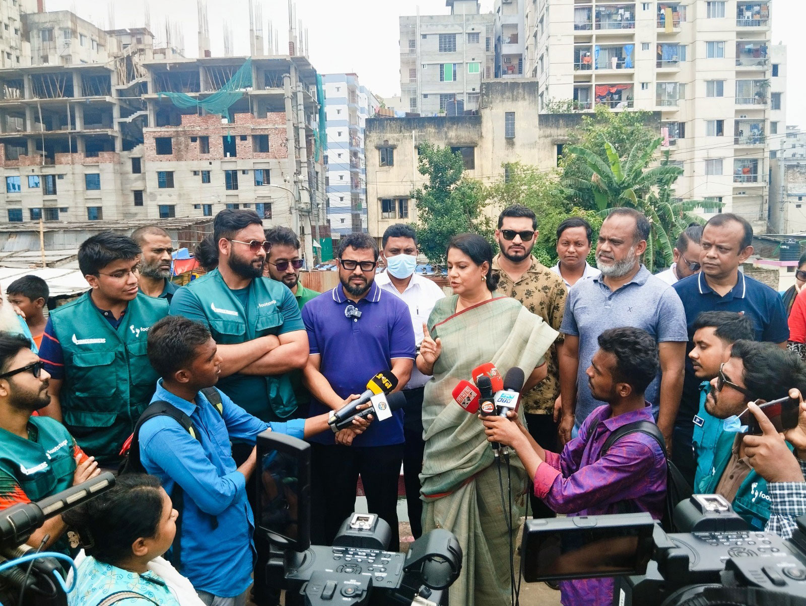 আইডিএলসির সহযোগিতায় রামচন্দ্রপুর খাল পরিষ্কার অভিযান