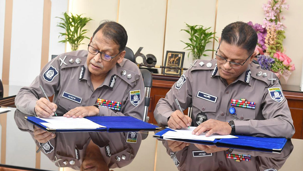 দায়িত্ব গ্রহণ করেছেন নবনিযুক্ত আইজিপি আলী হোসেন ফকির