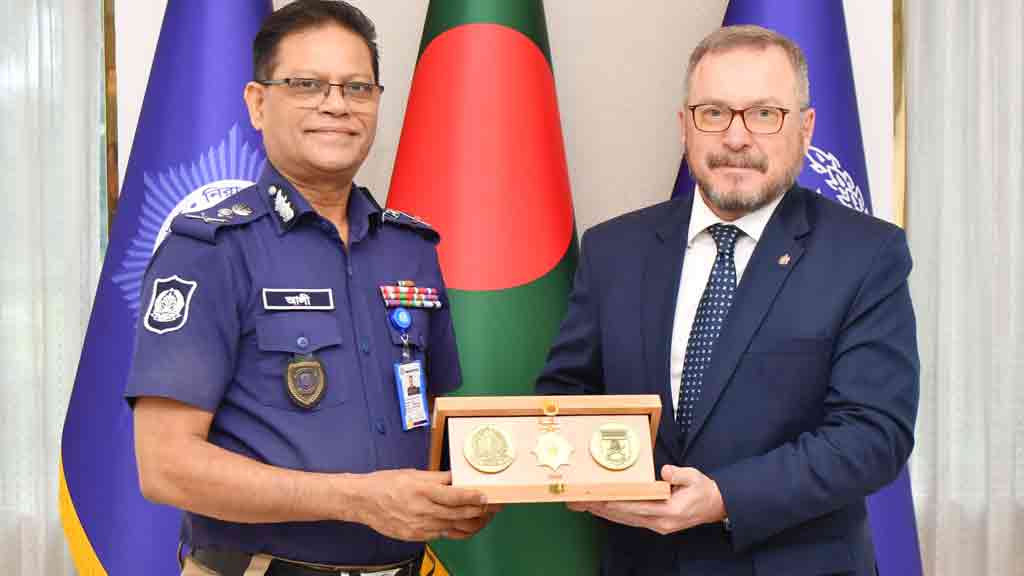 আইজিপির সঙ্গে রাশিয়ান ফেডারেশনের রাষ্ট্রদূতের সাক্ষাৎ