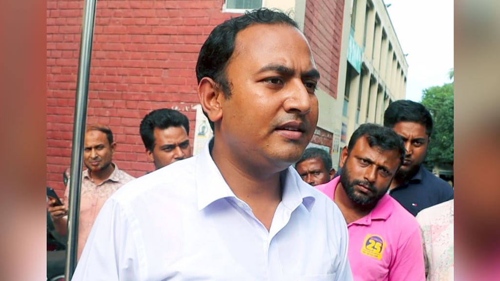 প্রাপ্তবয়স্ক আসামিকে শিশু দেখিয়ে জামিন: গাইবান্ধায় সেই আইনজীবীর বিরুদ্ধে মামলার নির্দেশ