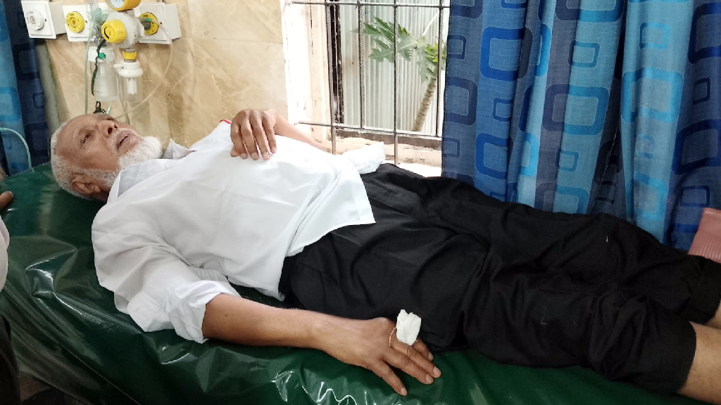 নাটোরে সেরেস্তায় ঢুকে আইনজীবীকে পেটাল প্রতিপক্ষ