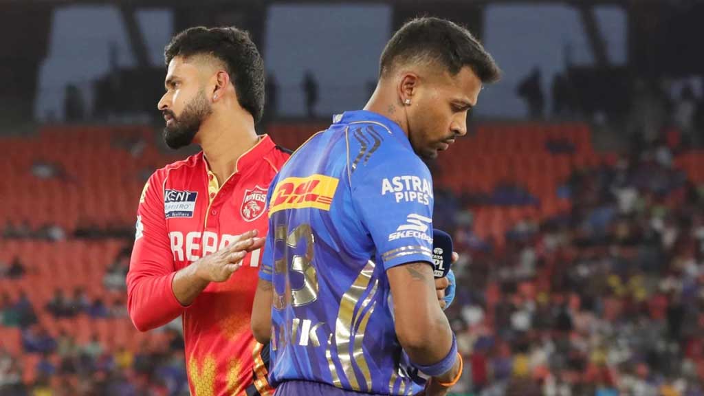আইপিএল ম্যাচ শেষে ভারতীয় দুই তারকা ক্রিকেটারকে জরিমানা