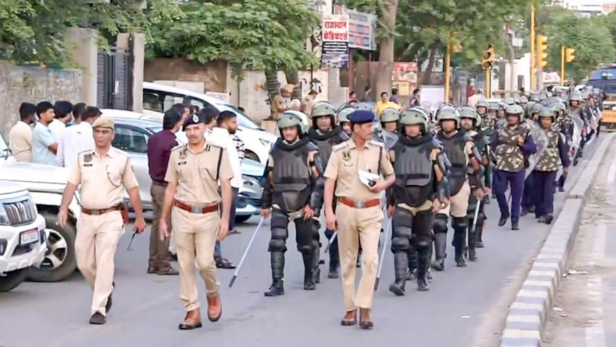ভারতের জয়পুরে মন্দির-মসজিদ ঘিরে ৩ হাজার পুলিশ মোতায়েন