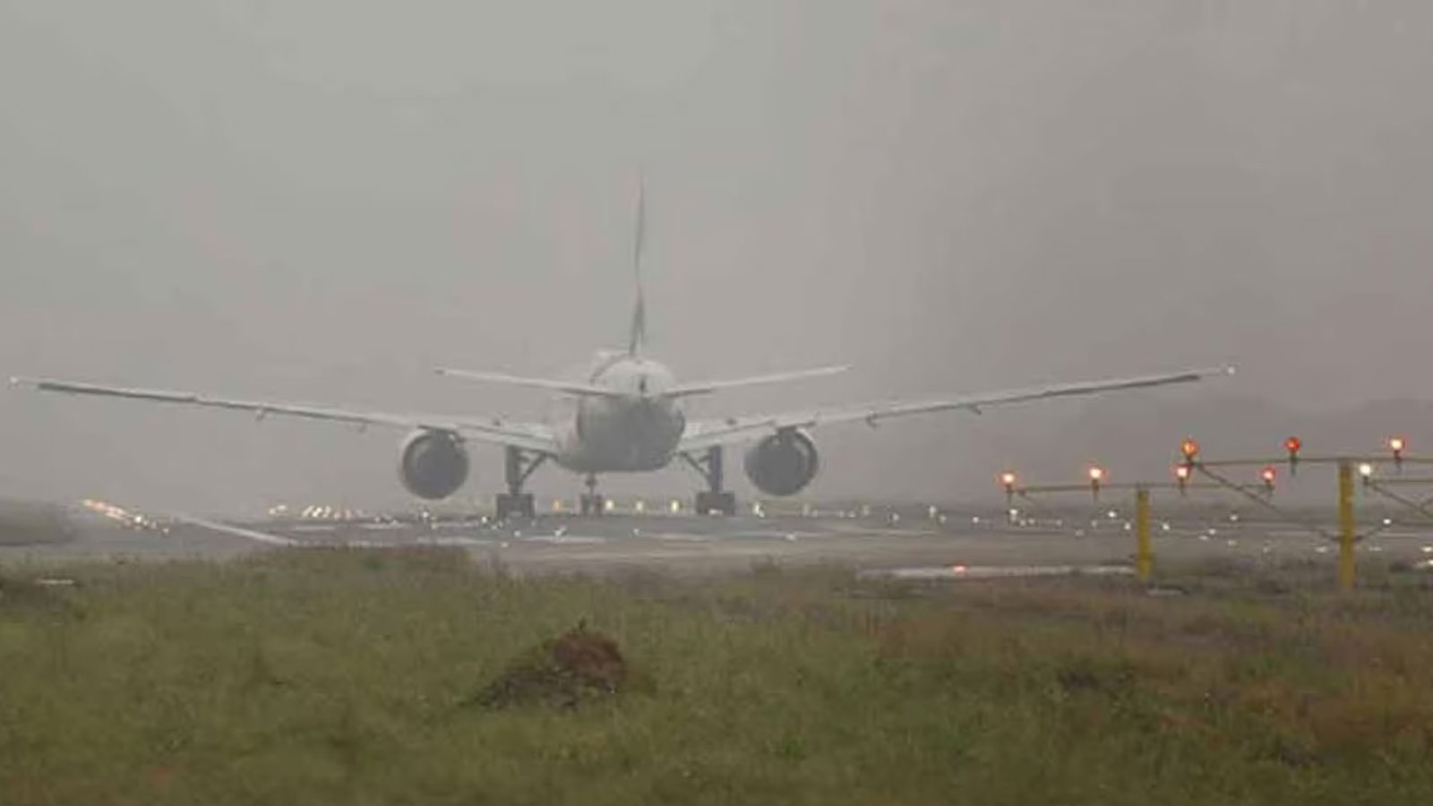 ঘন কুয়াশায় শাহজালাল বিমানবন্দরে ফ্লাইট বিলম্ব