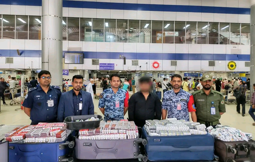 মালয়েশিয়া পাচারকালে বিমানবন্দরে ১২০ কেজি ওষুধ আটক