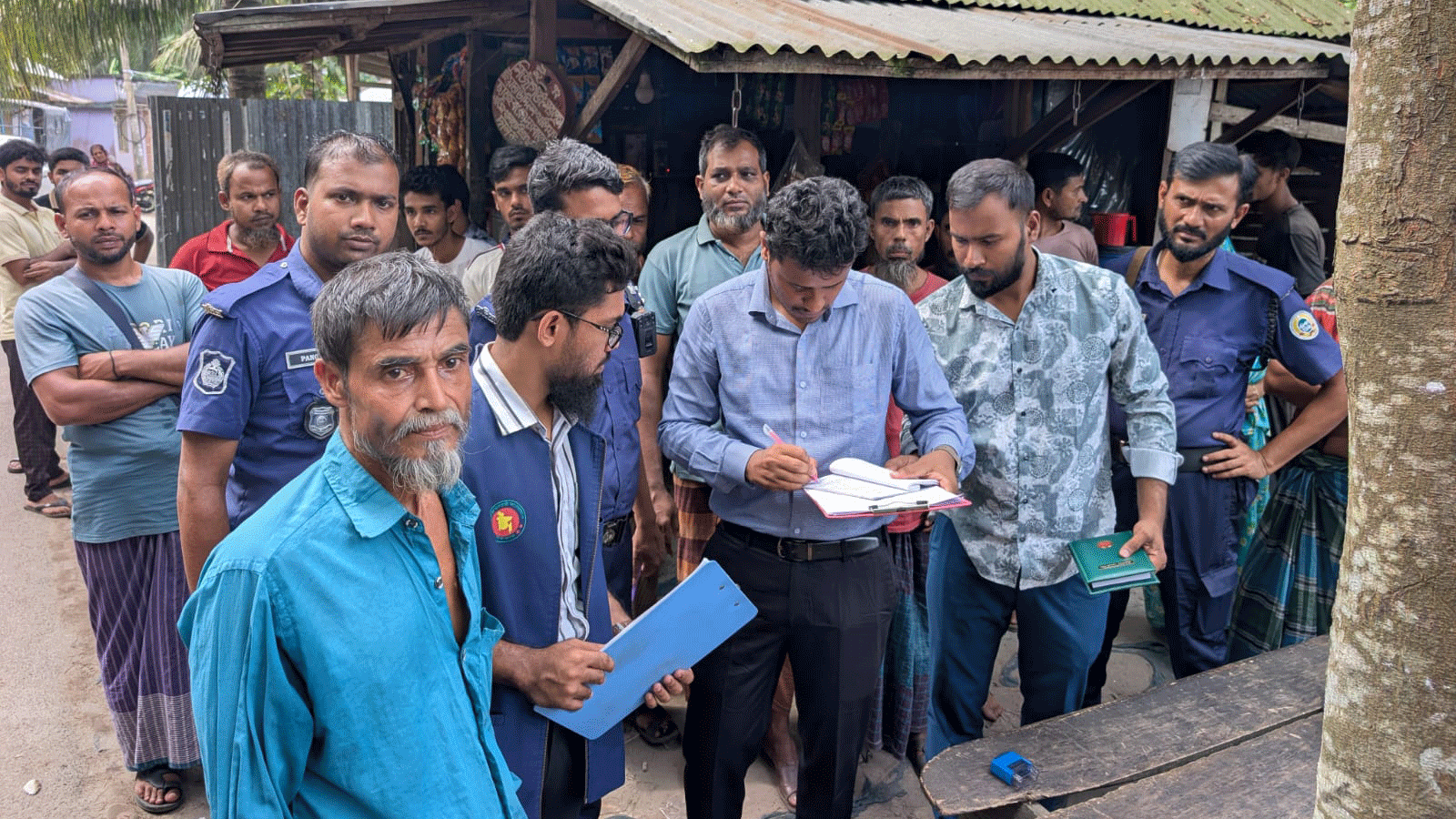 অস্বাস্থ্যকর পরিবেশে আইসক্রিম তৈরি, জরিমানার পর কারখানা বন্ধের নির্দেশ
