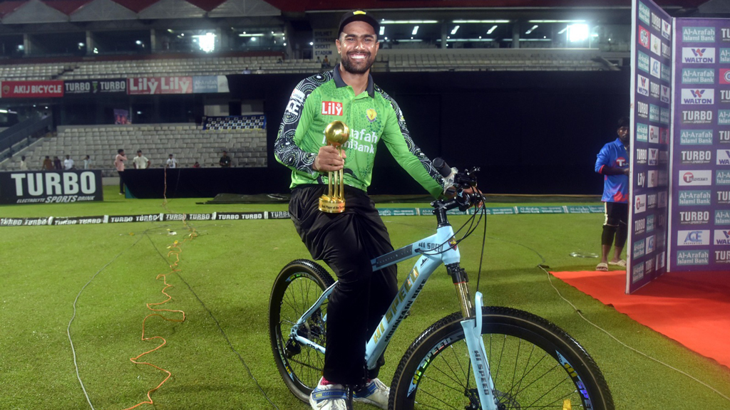 ‘সাইকেলটা নিয়ে মারামারি হচ্ছে!’