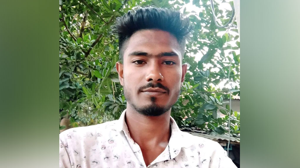 বন্ধুদের নিয়ে তালের শাঁস খাওয়া হলো না আকরামের