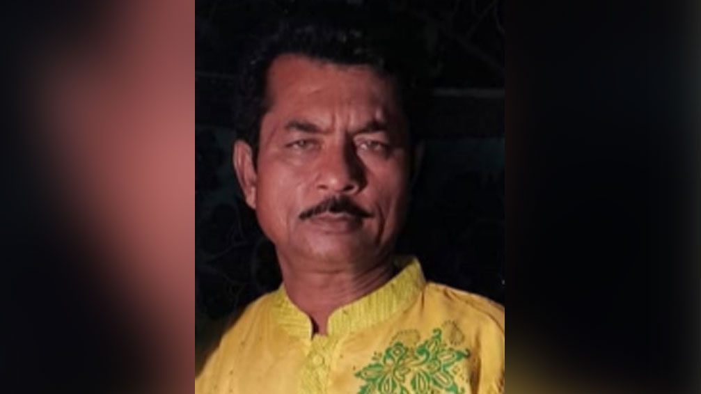 বাবা খুন, কান্নাভেজা চোখে এসএসসি পরীক্ষার হলে মেয়ে
