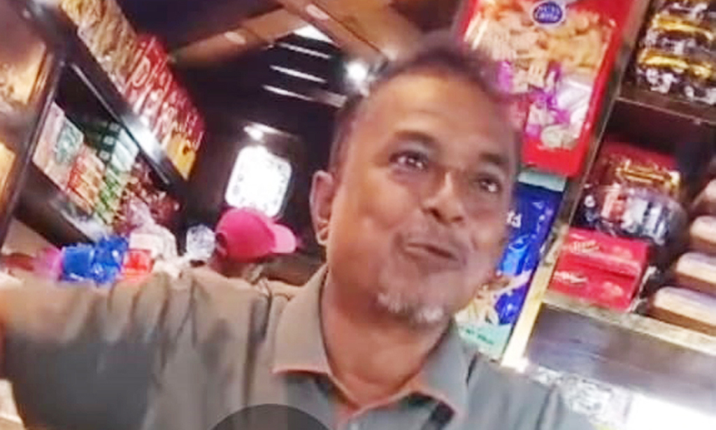 ‘ব্যবসা করতে হলে ৫০% চাঁদা দিতে হবে,’ পুলিশের সামনেই ঠিকাদারের ওপর হামলা