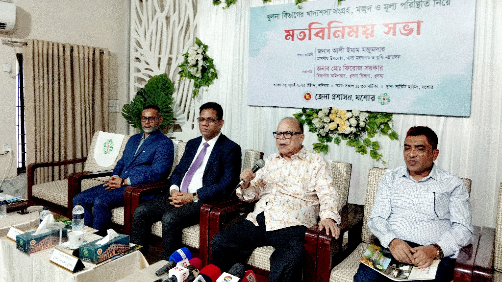 চালের বাজার নিয়ন্ত্রণে নওগাঁ-কুষ্টিয়ার সিন্ডিকেট ভেঙে দেওয়া হয়েছে, জানালেন খাদ্য উপদেষ্টা