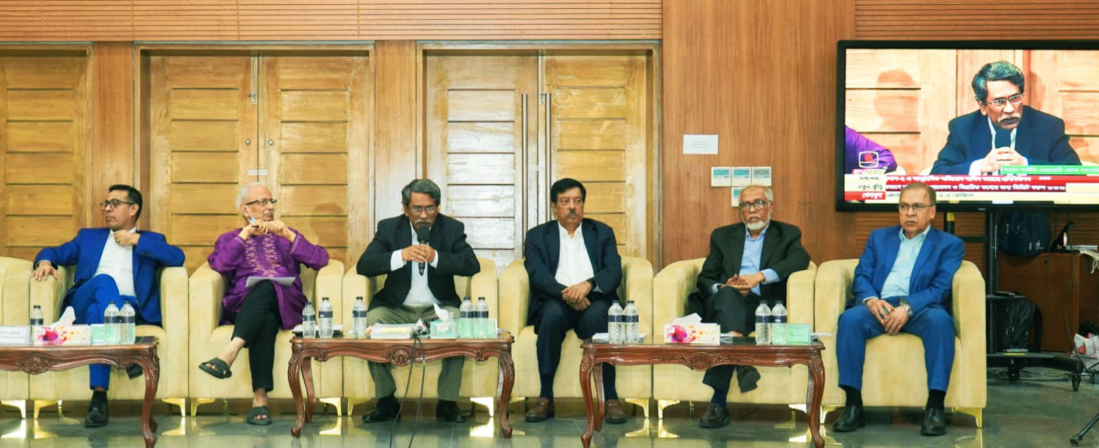 জুলাই সনদ বাস্তবায়নে ঐকমত্য না হলে একাধিক সুপারিশ দেবে কমিশন: আলী রীয়াজ