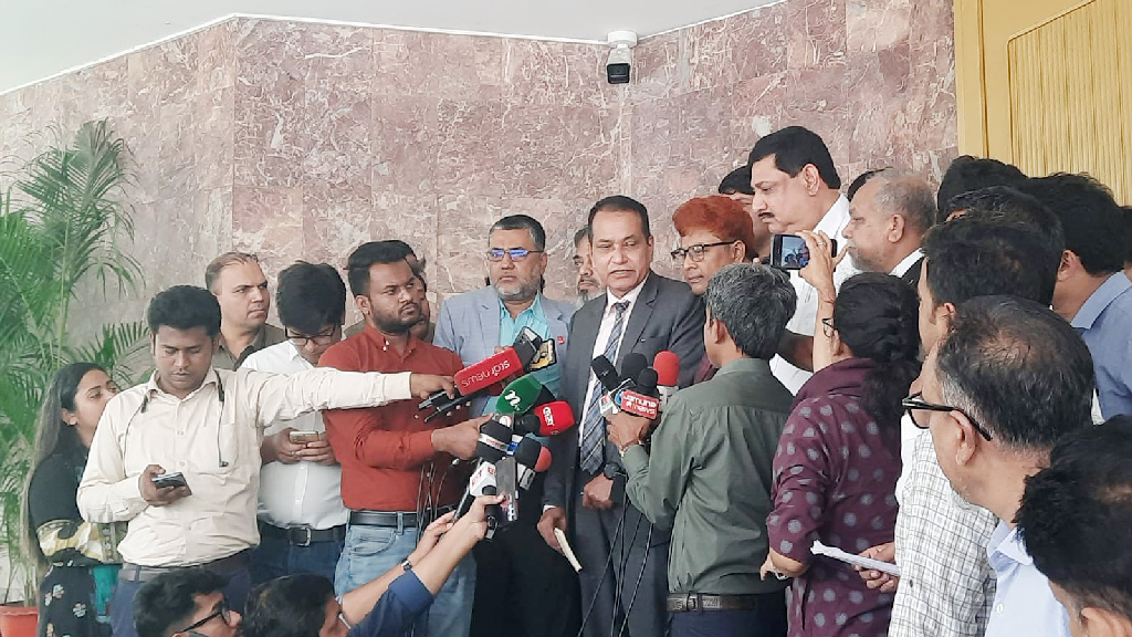 সুদ হার কমানো ও ঋণসীমা বাড়ানোর দাবি এফবিসিসিআইয়ের