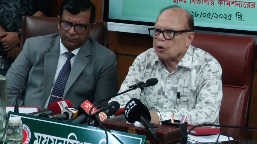 দেশে খাদ্য মজুত গত বছরের চেয়ে ৩ লাখ টন বেশি, জানালেন উপদেষ্টা